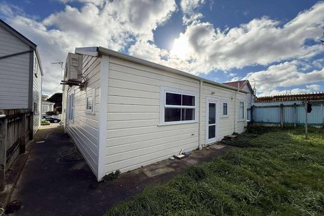 Photo of property in 28 Donald Mclean Street, Newtown, Wellington, 6021