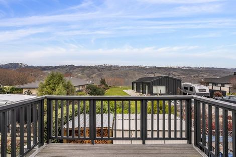 Photo of property in 27 De Bettencor Place, Mount Pisa, Cromwell, 9383