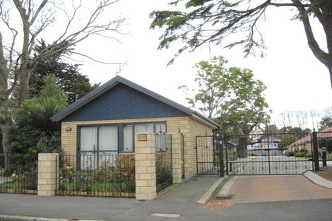 Photo of property in Cedar Park, 4/90 Bristol Street, St Albans, Christchurch, 8014