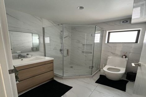 Photo of property in 5/147c Carlisle Road, Northcross, Auckland, 0632