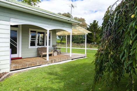 Photo of property in 36 Ngakoroa Road, Ormond, Gisborne, 4071