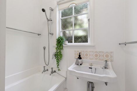 Photo of property in 47 Warwick Street, Wilton, Wellington, 6012