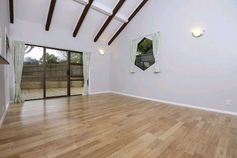 Photo of property in 29 Cairngorm Place, Highland Park, Auckland, 2010