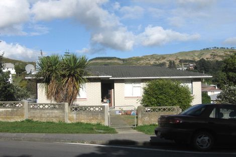 Photo of property in 188 Mungavin Avenue, Cannons Creek, Porirua, 5024