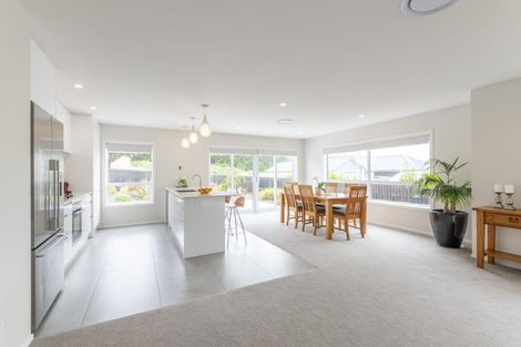 Photo of property in 16 Prestbury Grove, Churton Park, Wellington, 6037