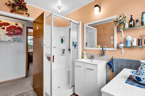 Photo of property in 16 Graham Street, Eltham, 4322