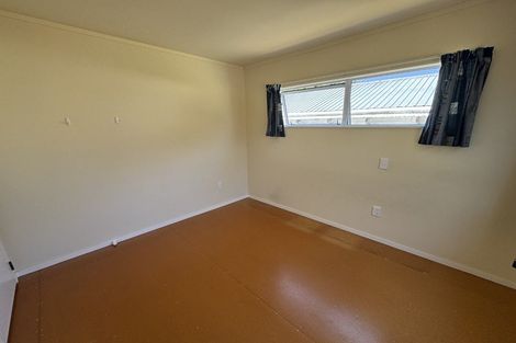 Photo of property in 72 Queens Road, Waikanae Beach, Waikanae, 5036