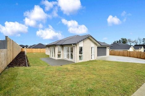 Photo of property in 7 Pohue Avenue, Huapai, Kumeu, 0810