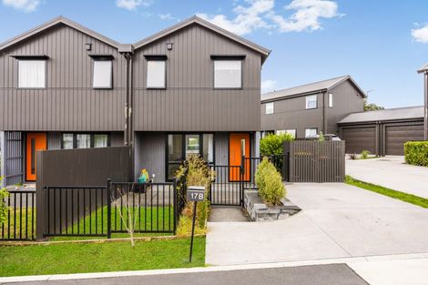 Photo of property in 17b Cessna Crescent, Mangere, Auckland, 2022