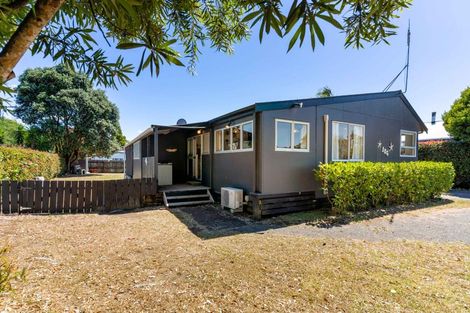 Photo of property in 106 Mckellar Place, Whangamata, 3620