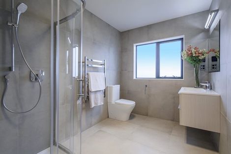 Photo of property in 29 Tawa Place, Orewa, 0931