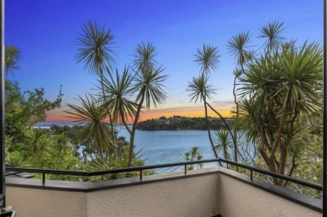 Photo of property in 2/102 Queen Street, Northcote Point, Auckland, 0627