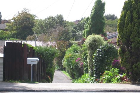 Photo of property in 303 Great North Road, Henderson, Auckland, 0612