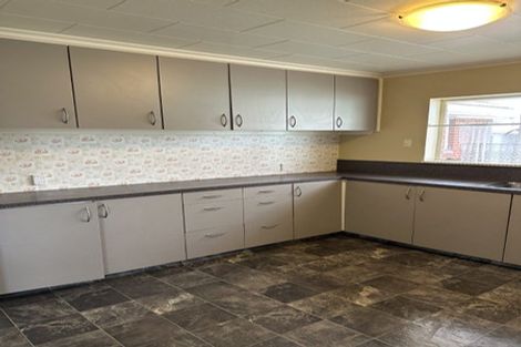 Photo of property in 11 Lyndhurst Crescent, Aranui, Christchurch, 8061