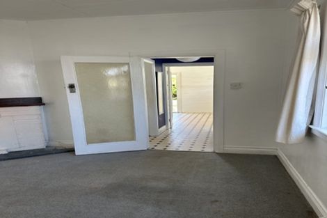 Photo of property in 75 Apu Crescent, Lyall Bay, Wellington, 6022