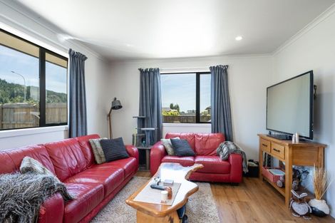 Photo of property in 44 George Fyfe Way, Wakefield, 7025