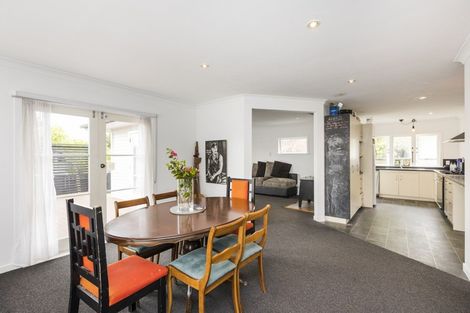 Photo of property in 10 Antrim Place, Hokowhitu, Palmerston North, 4410