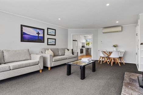 Photo of property in 105 West Belt, Rangiora, 7400