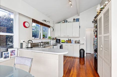Photo of property in 278 Whangaparaoa Road, Red Beach, 0932