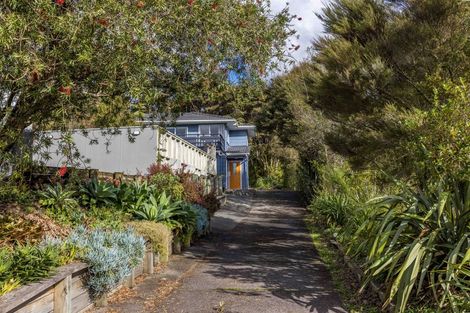 Photo of property in 38 Staincross Street, Green Bay, Auckland, 0604