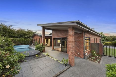 Photo of property in 32 Somerton Drive, Huntington, Hamilton, 3210