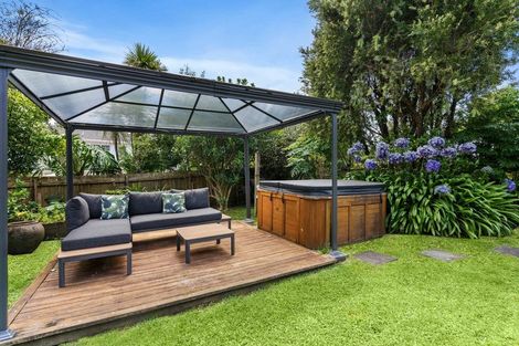 Photo of property in 5 Higham Ferrers Place, Red Beach, 0932