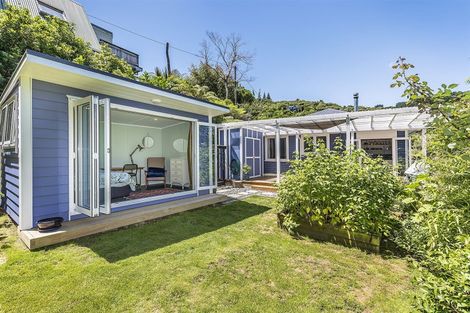 Photo of property in 65 Airlie Road, Plimmerton, Porirua, 5026