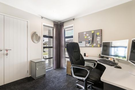 Photo of property in 2 Mirabell Place, Patumahoe, Pukekohe, 2679