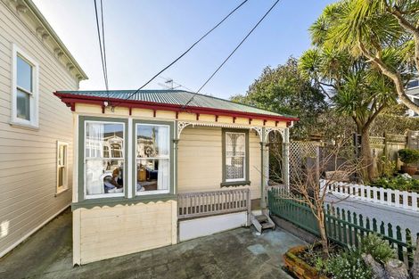 Photo of property in 15 Caroline Street, Mount Victoria, Wellington, 6011