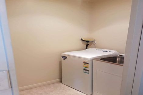 Photo of property in 53a View Road, Henderson, Auckland, 0612