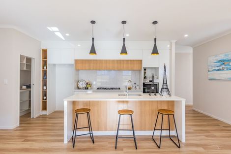 Photo of property in 3 Vintry Drive, Kumeu, 0810