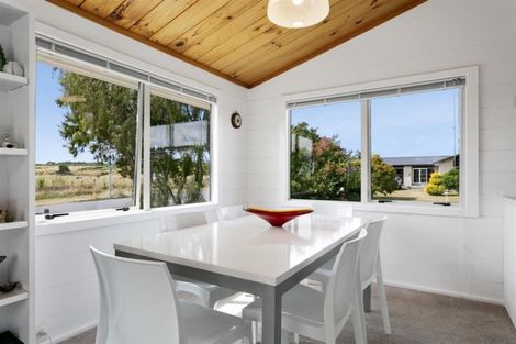 Photo of property in 2 Mahuta Road, Waitahanui, Taupo, 3378