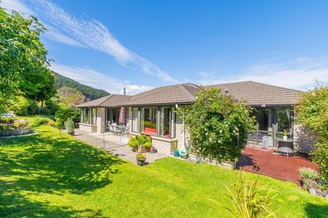 Photo of property in 11 Tauhou Place, Waikanae, 5036
