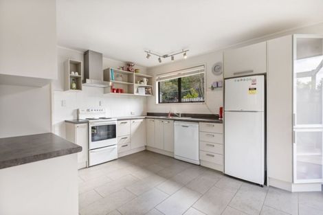 Photo of property in 30 Hydra Place, Glen Eden, Auckland, 0602