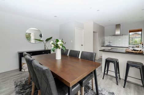 Photo of property in 5a Awaroa Road, Sunnyvale, Auckland, 0612