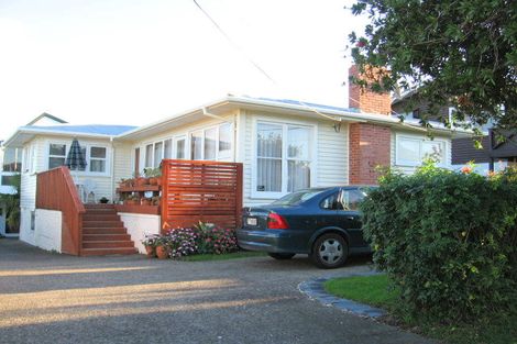 Photo of property in 2/30 Sunrise Avenue, Mairangi Bay, Auckland, 0630