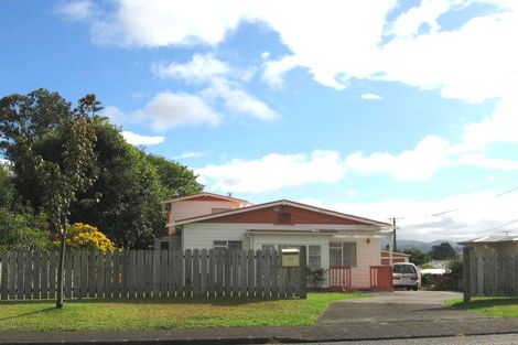 Photo of property in 103 View Road, Sunnyvale, Auckland, 0612