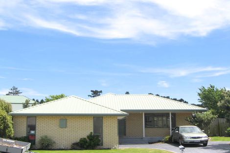 Photo of property in 65 Orlando Crescent, Waimairi Beach, Christchurch, 8083