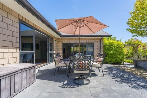 Photo of property in 59 Dalmore Way, Acacia Bay, Taupo, 3385