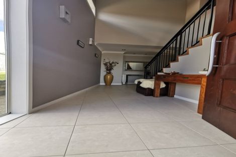 Photo of property in 67 San Valentino Drive, Henderson, Auckland, 0612