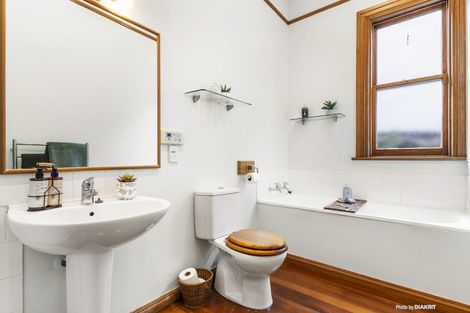 Photo of property in 32 Charlotte Avenue, Brooklyn, Wellington, 6021