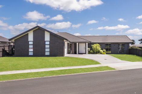 Photo of property in 2 Mirabell Place, Patumahoe, Pukekohe, 2679