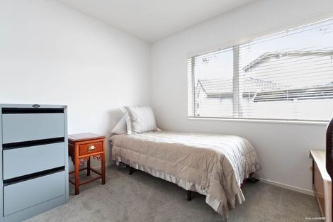 Photo of property in 1/19 Driscoll Place, Farm Cove, Auckland, 2010