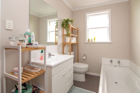 Photo of property in 11 Collingwood Court, Hokowhitu, Palmerston North, 4410