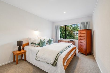 Photo of property in 9 Thornbill Rise, Unsworth Heights, Auckland, 0632