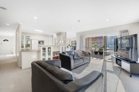 Photo of property in 218 Kilkenny Drive, East Tamaki Heights, Auckland, 2016
