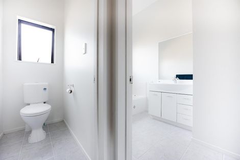 Photo of property in 38 Rivervale Grove, Stanmore Bay, Whangaparaoa, 0932