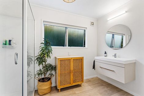 Photo of property in 10 Hinemoa Place, Snells Beach, 0920