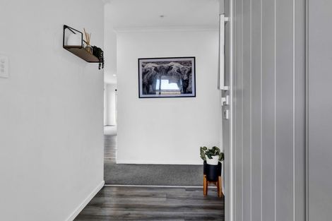 Photo of property in 42 County Drive, Hawera, 4610