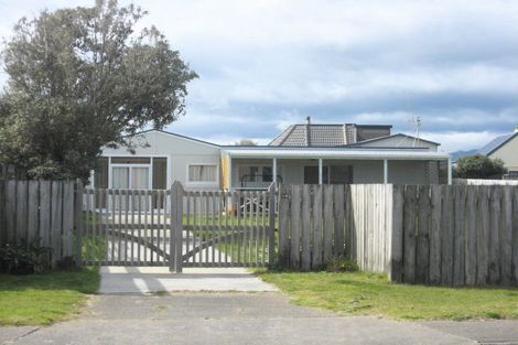 Photo of property in 16 Rua Avenue, Waitarere Beach, Levin, 5510
